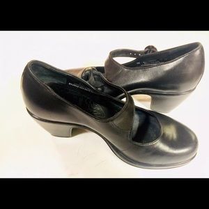 Dansko Becca Black Leather Mary Jane Pumps